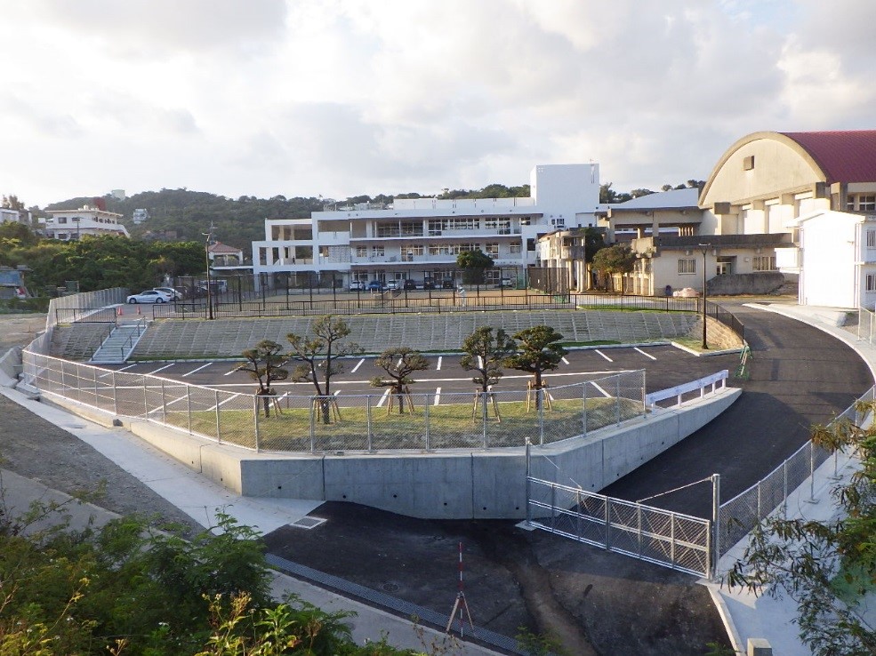 整備した中学校校舎周辺