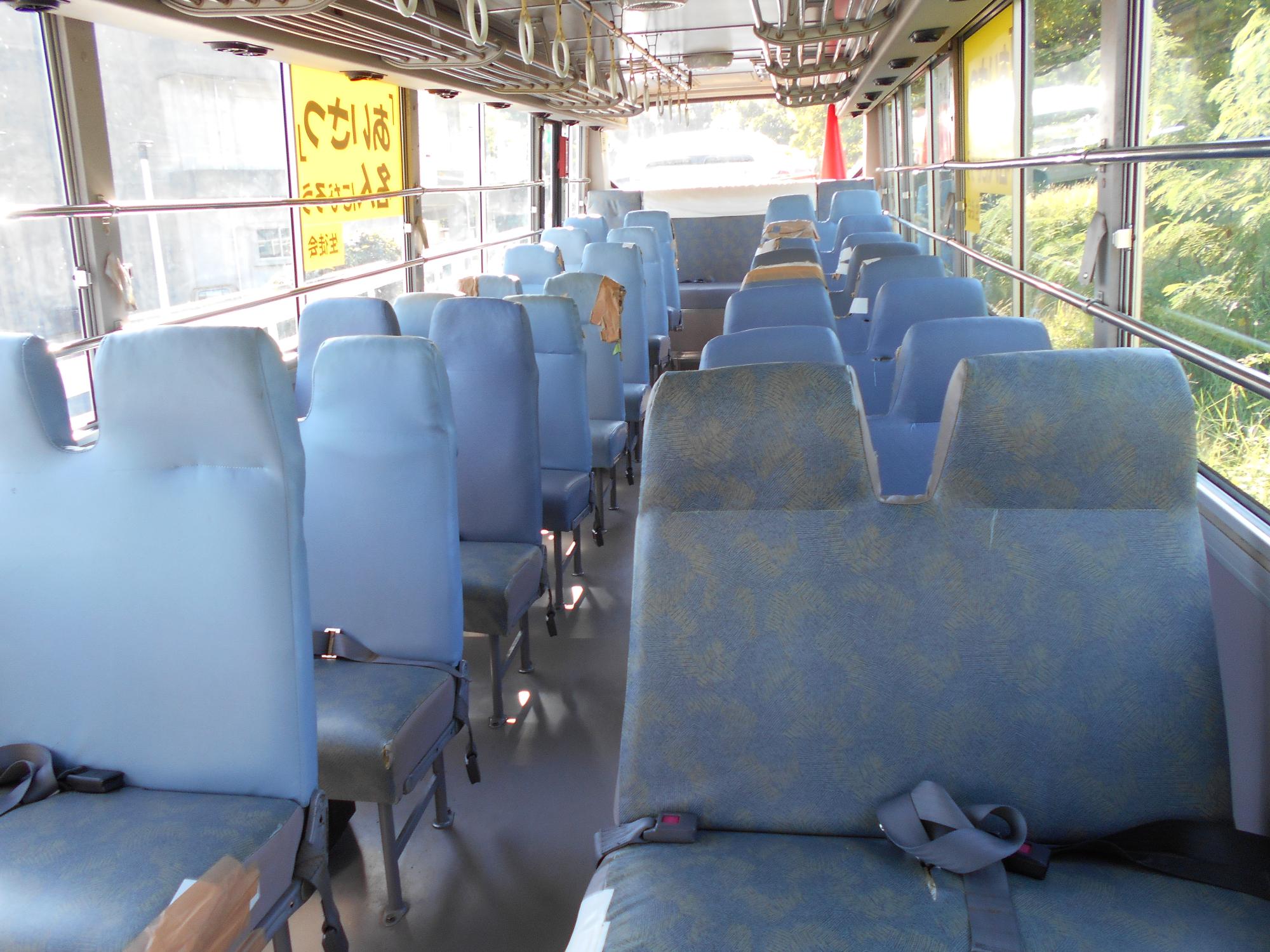 バス車内の画像